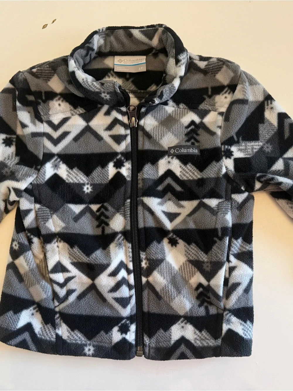 Columbia Black, Gray & White Geometric Fleece Jacket